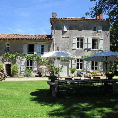 Domaine De Lalat - B&B With En-Suite Bathrooms All Rooms With Garden Views Montembœuf Esterno foto