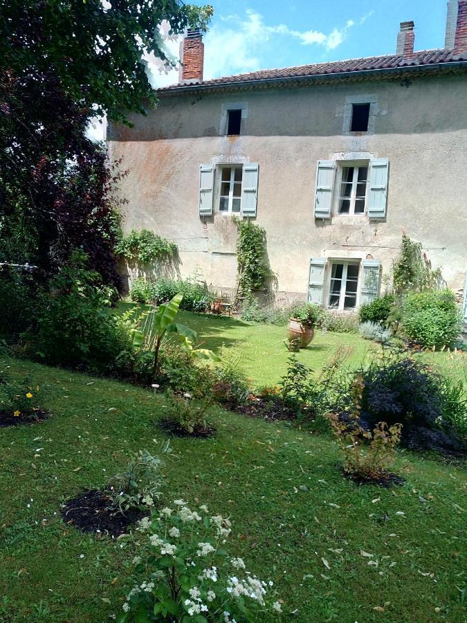 Domaine De Lalat - B&B With En-Suite Bathrooms All Rooms With Garden Views Montembœuf Esterno foto