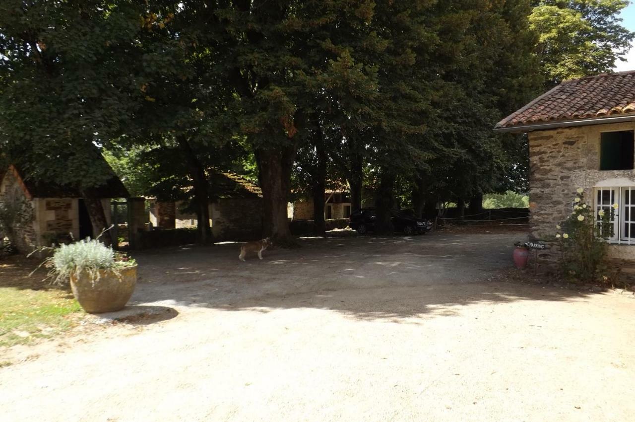 Domaine De Lalat - B&B With En-Suite Bathrooms All Rooms With Garden Views Montembœuf Esterno foto
