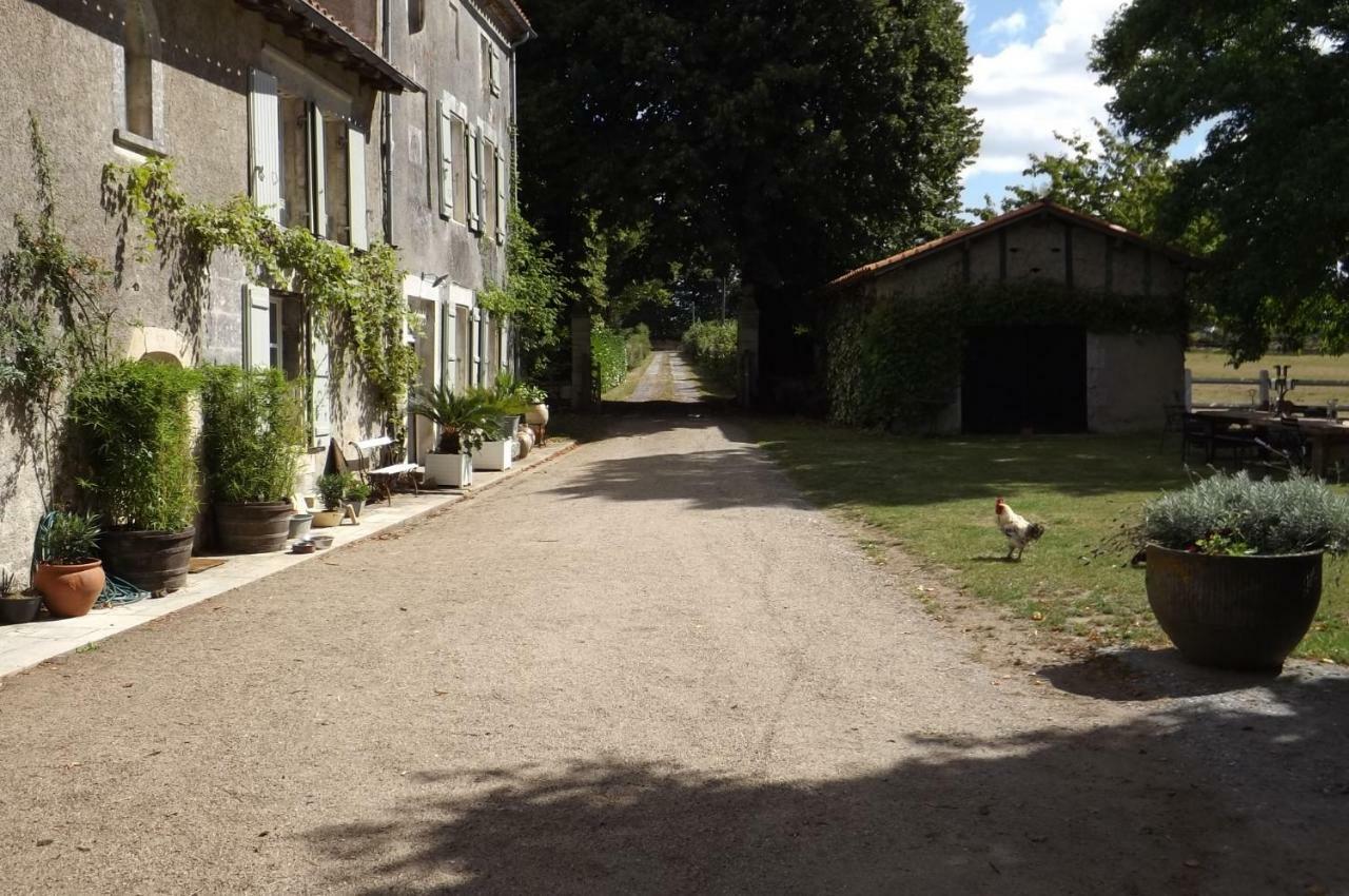 Domaine De Lalat - B&B With En-Suite Bathrooms All Rooms With Garden Views Montembœuf Esterno foto