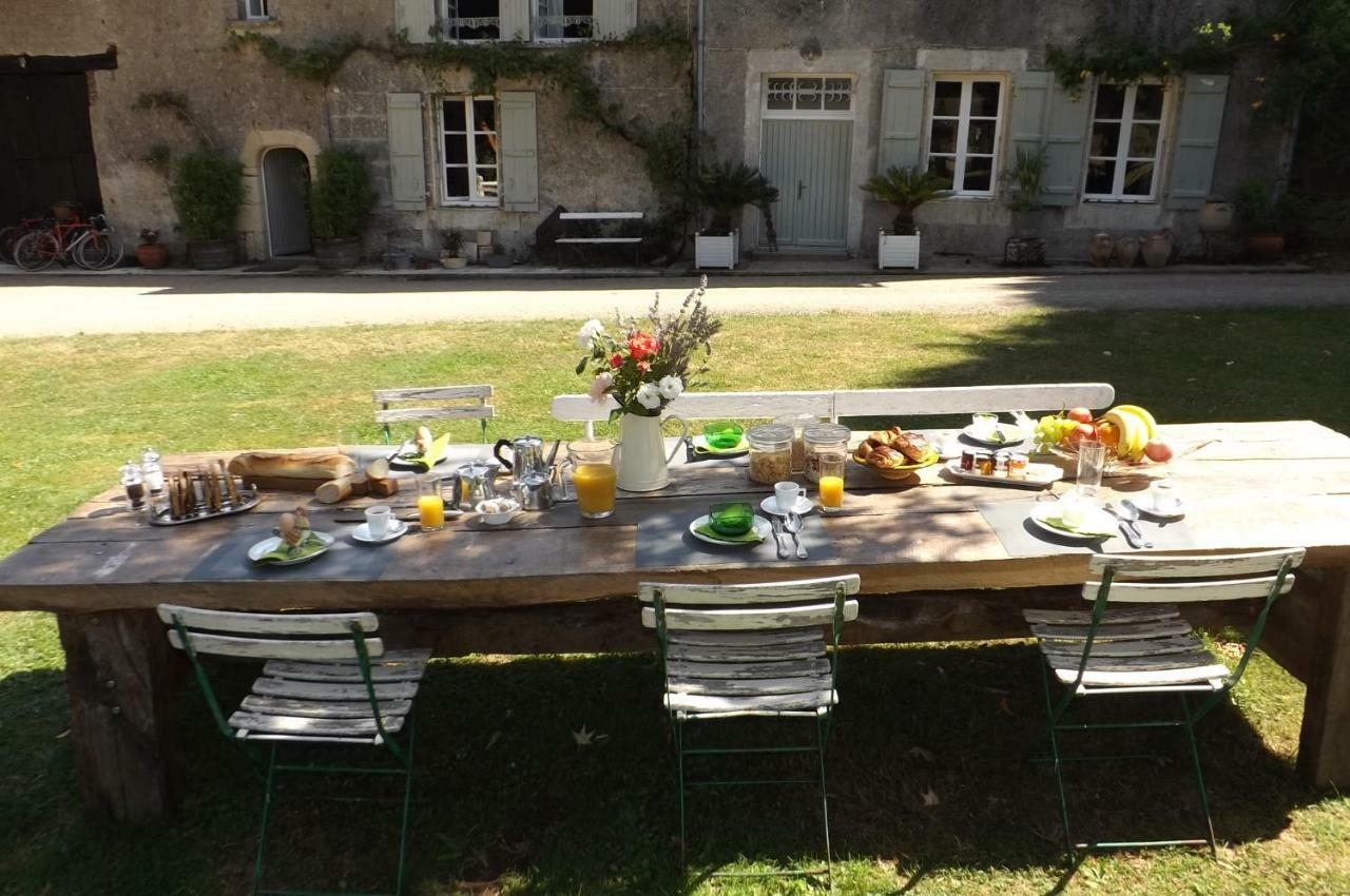 Domaine De Lalat - B&B With En-Suite Bathrooms All Rooms With Garden Views Montembœuf Esterno foto